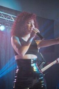 Selena: The Series – S01E04 – Opening Act