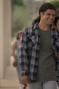 Selena: The Series – S02E01 – Como la Flor