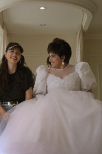 Selena: The Series – S02E04 – Itty Bitty Bubbles