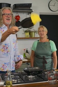 James May: Oh Cook! – S02E03 – 70’s Dinner Party