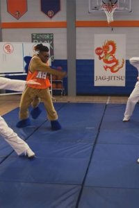 Side Hustle – S01E14 – Jag-Jitsu
