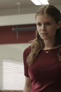 A Teacher – S01E04 – Episode 4