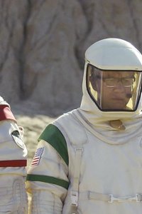 Moonbase 8 – S01E01 – Dry