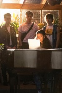Julie and the Phantoms – S01E01 – Wake Up
