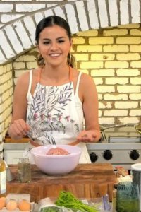 Selena + Chef – S01E09 – Selena + Daniel Holzman