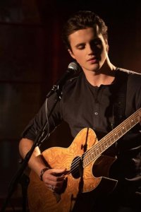 Love, Victor – S01E03 – Battle of the Bands