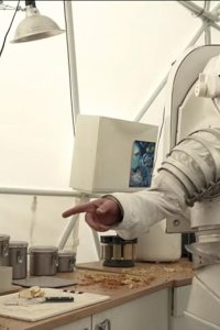 Space Force – S01E04 – Lunar Habitat