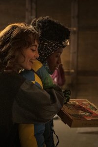 Betty – S02E03 – Sugar We’re Going Down, Swinging