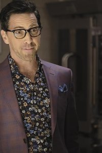 The Baker and the Beauty – S01E01 – Pilot