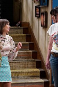 Broke – S01E04 – Mom’s Secret