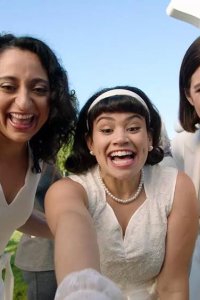 Three Busy Debras – S01E02 – Cartwheel Club