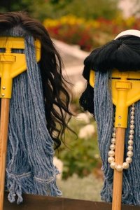Three Busy Debras – S01E06 – Debspringa