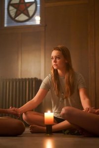 Motherland: Fort Salem – S01E01 – Say the Words