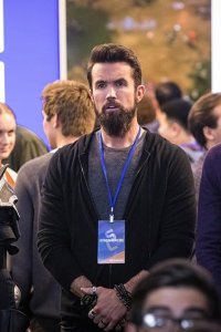 Mythic Quest – S01E04 – The Convention