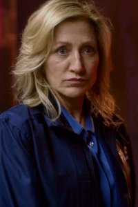 Tommy – S01E08 – The Swatting Game