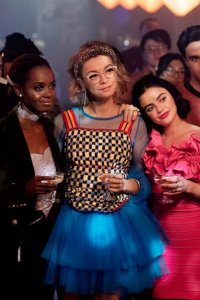 Katy Keene – S01E08 – Chapter Eight: It’s Alright, Ma (I’m Only Bleeding)