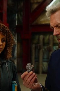 Avenue 5 – S02E08 – That’s Why They Call It a Missile
