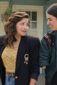 Little America – S02E08 – The Indoor Arm