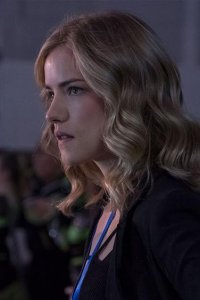 Dare Me – S2020E07 – Scorched Earth