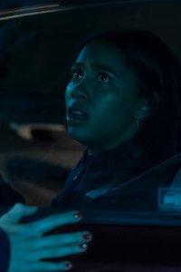 Dare Me – S2020E08 – Containment
