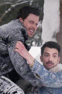 The Moodys – S02E01 – Episode #2.1