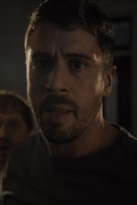 Servant – S04E08 – Tunnels