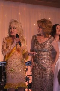 Dolly Parton’s Heartstrings – S01E02 – Two Doors Down