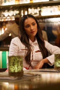 Dollface – S02E02 – Right-Hand Woman