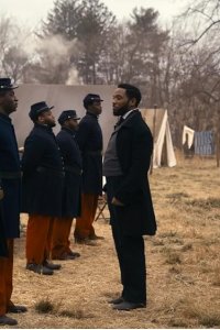 Dickinson – S03E06 – A little Madness in the Spring