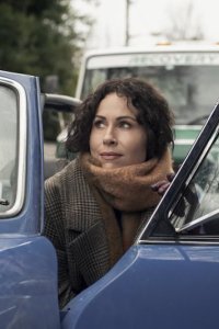 Modern Love – S02E01 – On a Serpentine Road, With the Top Down