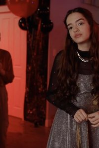 Gabby Duran & The Unsittables – S02E05 – Mimi from Miami