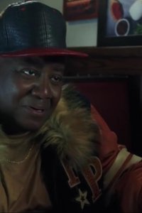 South Side – S01E02 – Sell Yourself