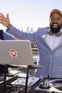 South Side – S03E06 – DJ Alderman