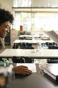 Trinkets – S01E05 – Big Mistake