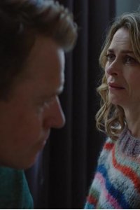 Five Bedrooms – S04E02 – Two Battlers