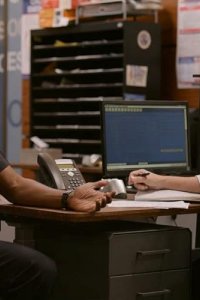 Dead to Me – S03E09 – We’re Almost Out of Time
