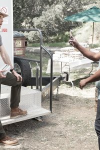 Bless This Mess – S01E05 – In Hot Water