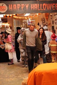Bless This Mess – S02E05 – Scare Night
