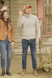 Bless This Mess – S02E06 – The Visit