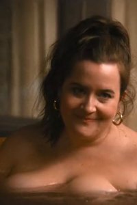 Shrill – S03E07 – Beach