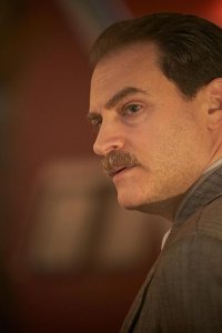 Traitors – S01E02 – Hugh