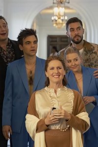 The Other Two – S03E01 – Cary Watches People Watch His Movie