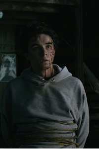 Wayne – S01E02 – Chapter Two: No Priests
