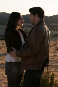 Roswell, New Mexico – S01E01 – Pilot