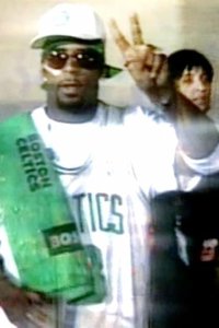 Surviving R. Kelly – S01E01 – The Pied Piper of R&B