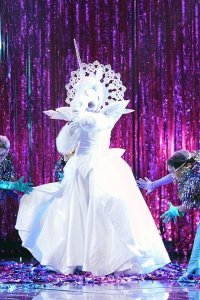 The Masked Singer – S01E03 – Five Masks No More