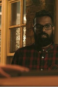 The Reluctant Landlord – S01E03 – Mama’s Boy
