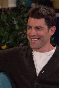 Busy Tonight – S2018E23 – Max Greenfield