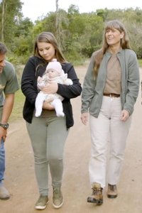 Crikey! It’s the Irwins – S04E01 – Game Changers 2020