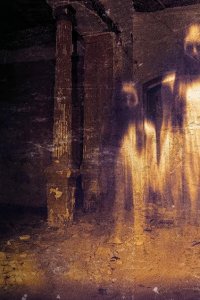 Haunted – S01E01 – The Woman in White